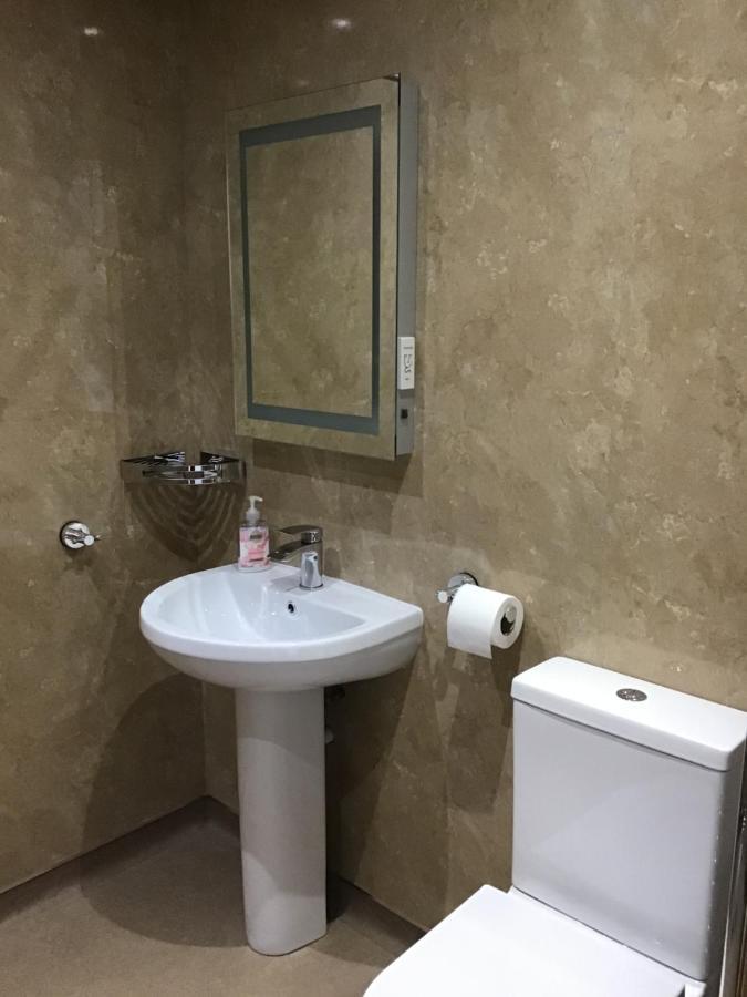 Exclusive Private Double Room, En-Suite Wet Room Private Entrance Forres Dış mekan fotoğraf
