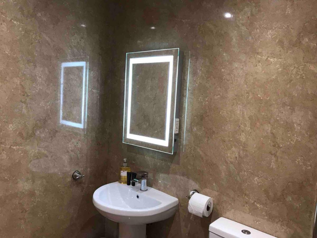Exclusive Private Double Room, En-Suite Wet Room Private Entrance Forres Dış mekan fotoğraf